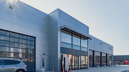 Dé Mercedes-Benz vestiging van Louwman die gespecialiseerd is in Trucks.